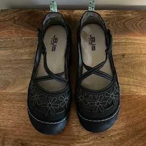 JBU by JAMBU gently worn gray casual women’s shoes.